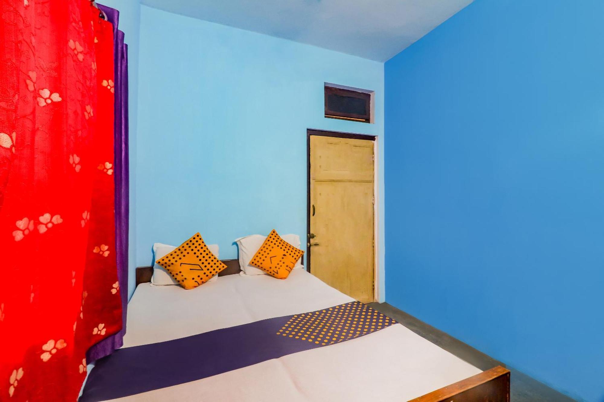Spot On Mishra Guest House Varanasi Exterior foto