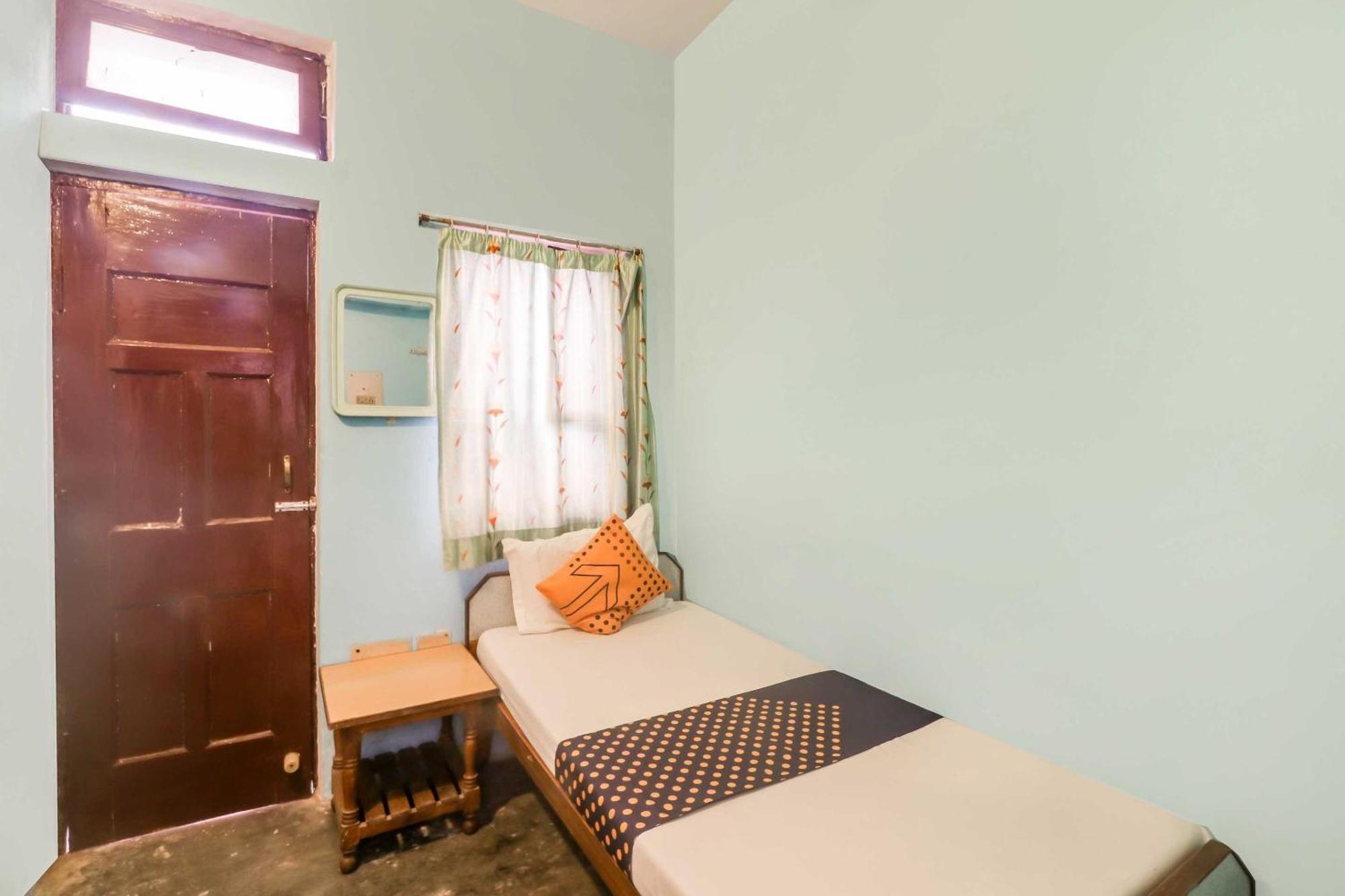 Spot On Mishra Guest House Varanasi Exterior foto
